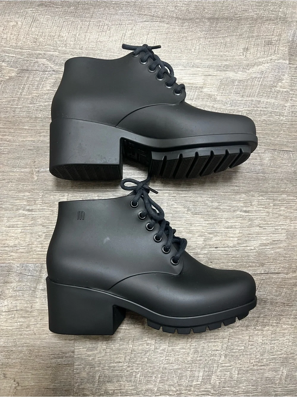 Melissa stylish black